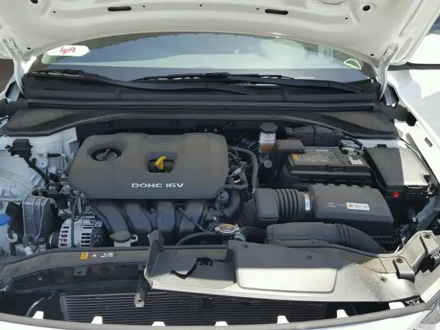 Kupit-Hyundai-Elantra-2018-goda-v-SShA-8